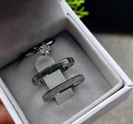 Par de alianças com banho de ródio negro - 4mm